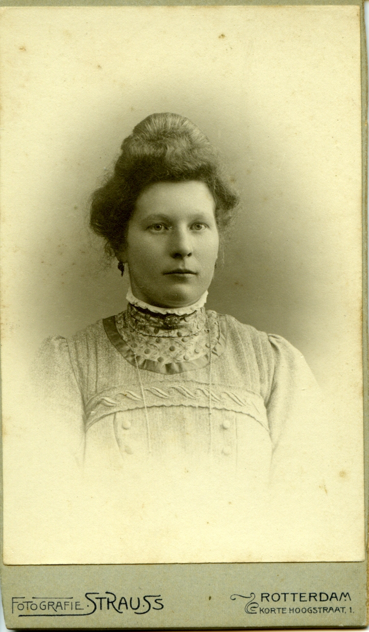 g0157_graafland_cornelia_g1884_foto_1915.jpg
